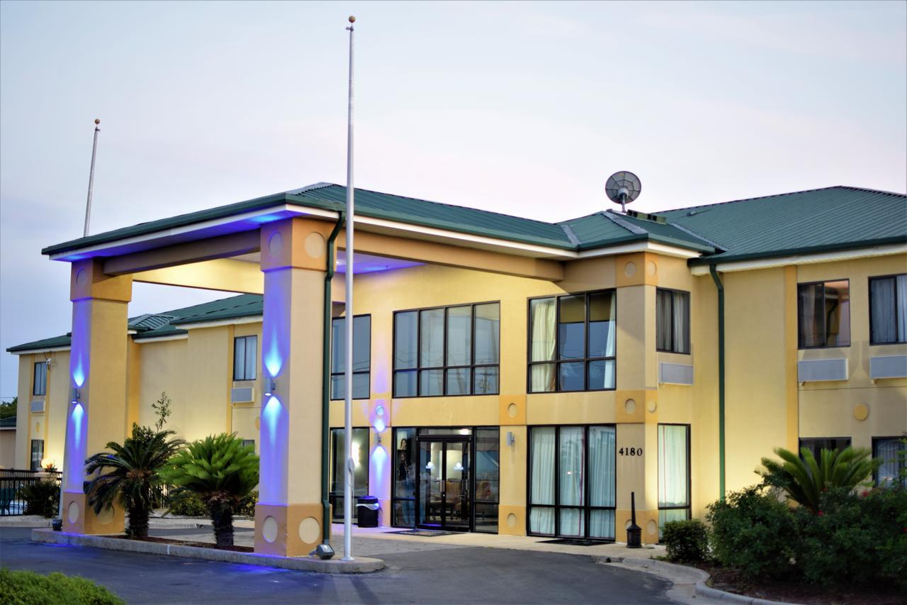 Days Inn By Wyndham Montgomery Exterior foto